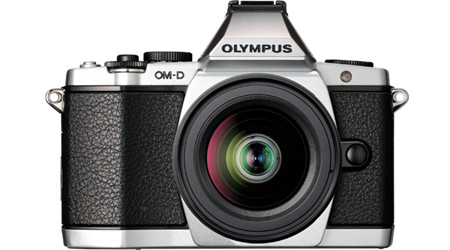 レトロモダンな一眼カメラ:OLYMPUS OM-D E-M5