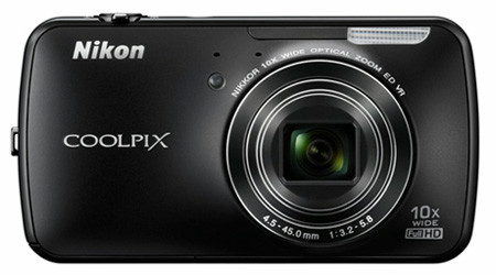 NikonのCOOLPIX S800cはAndroid OS搭載のデジカメ!!